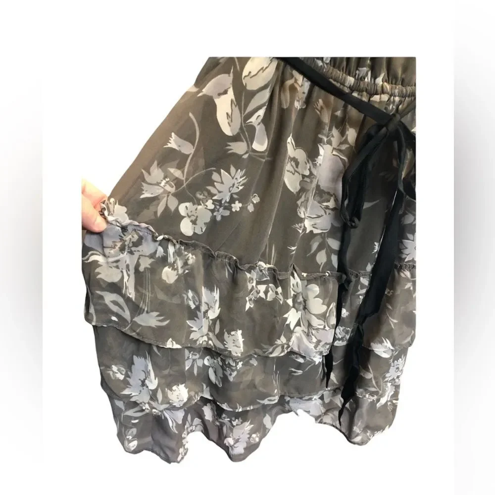 American Eagle women’s belted gray/white floral, ruffled dress, size 12 - Picture 4 of 6